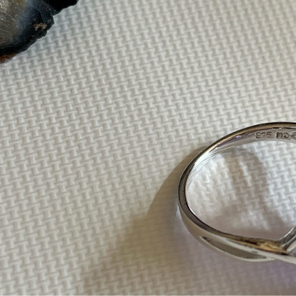 Purple Amethyst Sterling Silver Ring Size 9 - Picture 4 of 5